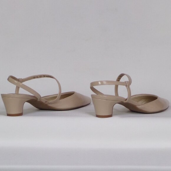 LIFESTRIDE SOFT SYSTEM 10M MINIMALIST beige mid-heel slingback point-toe pumps - Picture 9 of 16